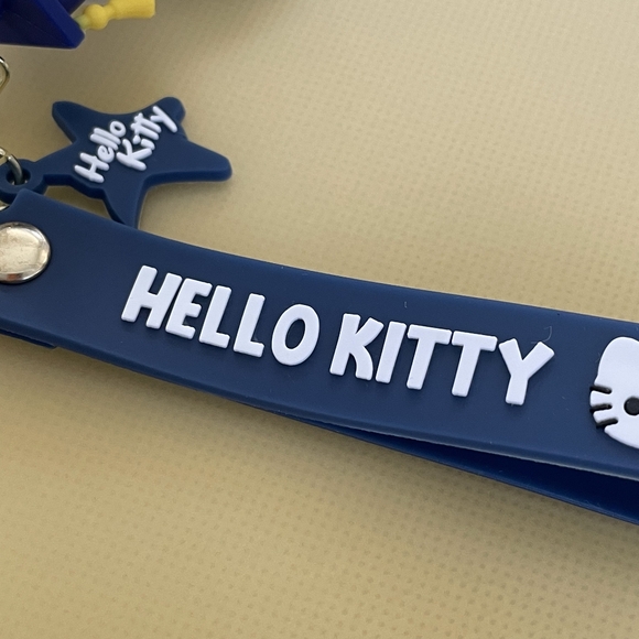 Hello Kitty Keychain • Graduation Day - Picture 11 of 11